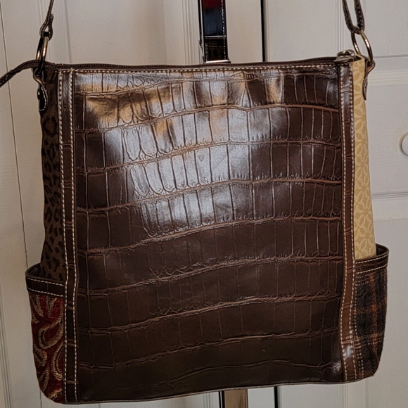 #561-Relic- Colorful Patchwork Crossbody Bag In Reds and Browns - Picture 7 of 12